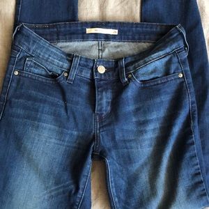 Levi’s 711 skinny size 26 mid rise skinny jean